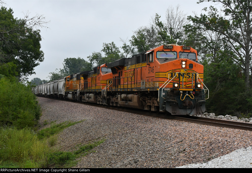 BNSF 5746